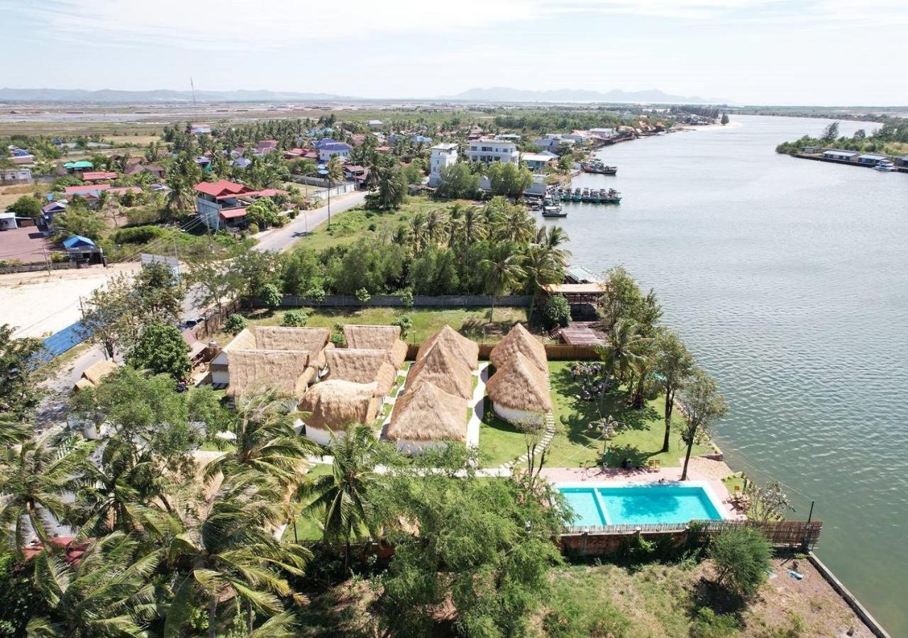 Sea Sand Resort Kampot Exterior foto